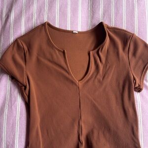 ALO Yoga Rust Ribbed Crop Top